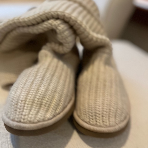 Ugg sweater boots ❄️ 🔥 - Picture 4 of 7